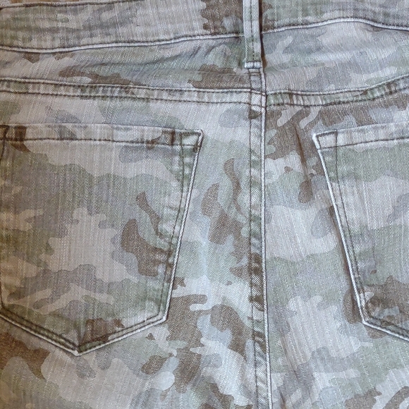 Jessica Simpson Camo Stretch Zipper Jeans Metal button - Picture 11 of 12